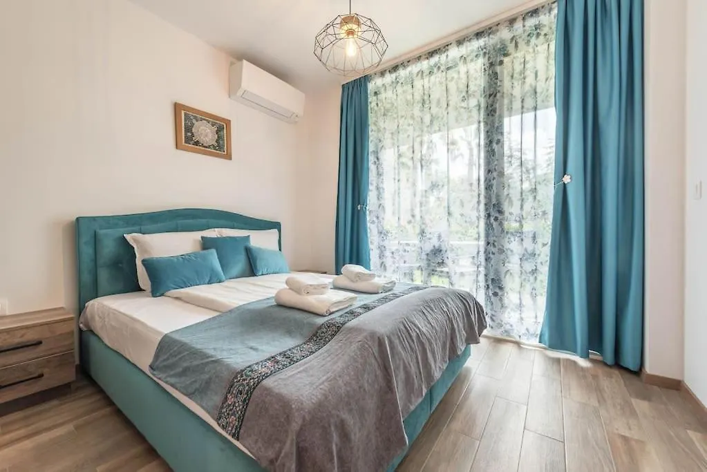 Azur Deluxe Apartment Varna